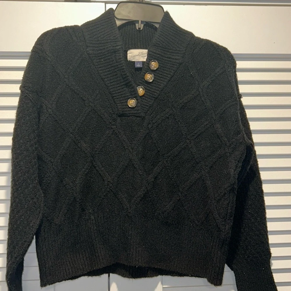 Universal Thread Sweater - Picture 1 of 3